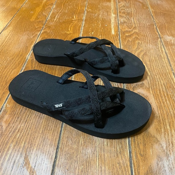 Teva 6840 Olowahu Women's Size 8 Black Flip Flop Cushioned Sandals - Picture 1 of 9